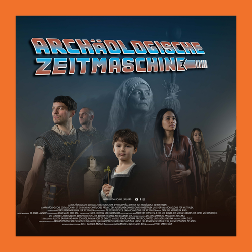 Fünf Personen in historischer Kleidung vor dunklem Hintergrund mit dem Schriftzug 'ARCHÄOLOGISCHE ZEITMASCHINE'. Die Grafik ist mit einem orangenem Rahmen umrandet.